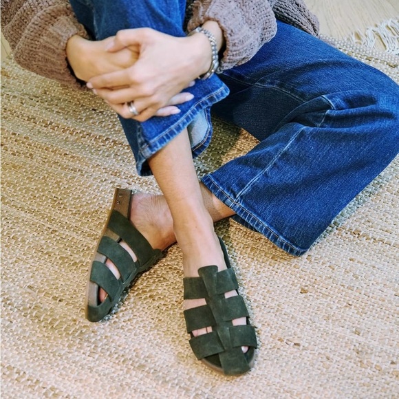 Beek Tody Mule in Moss Green Suede Leather Fisherman Sandals size 10 Worm Once - Picture 1 of 9